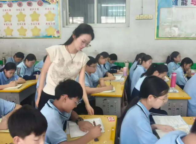 专业成长的环境让教师可以在县中这个岗位上更好发挥他的聪明