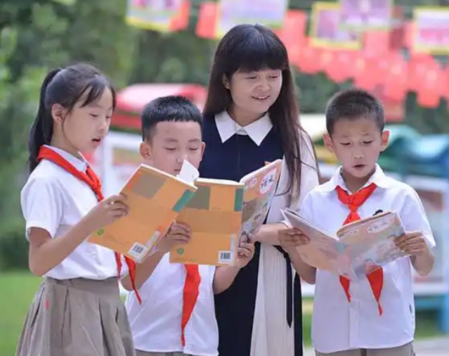 现在许多家长不用再舍近求远真金白银夯实教师根基变革的温度