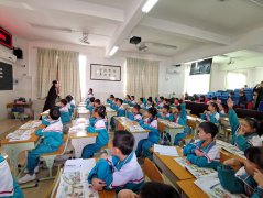 是教育该给孩子什么传授常识的教育是算不上高